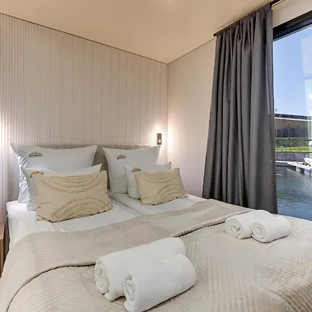 Domy Na Wodzie - La Mare Motlava Houseboats With Sauna By Downtown Apartments Gdansk Exterior photo