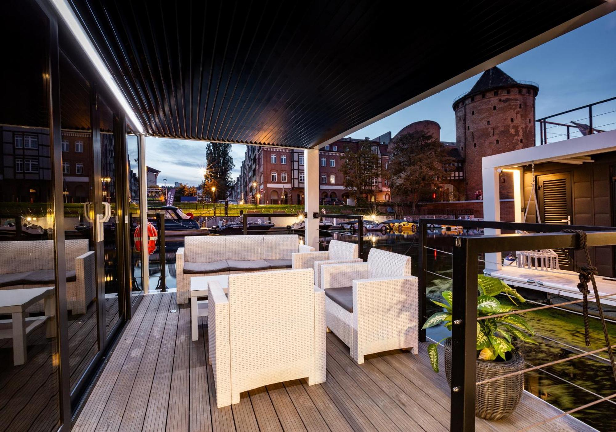 Na Wodzie - La Mare Motlava Houseboats By Downtown