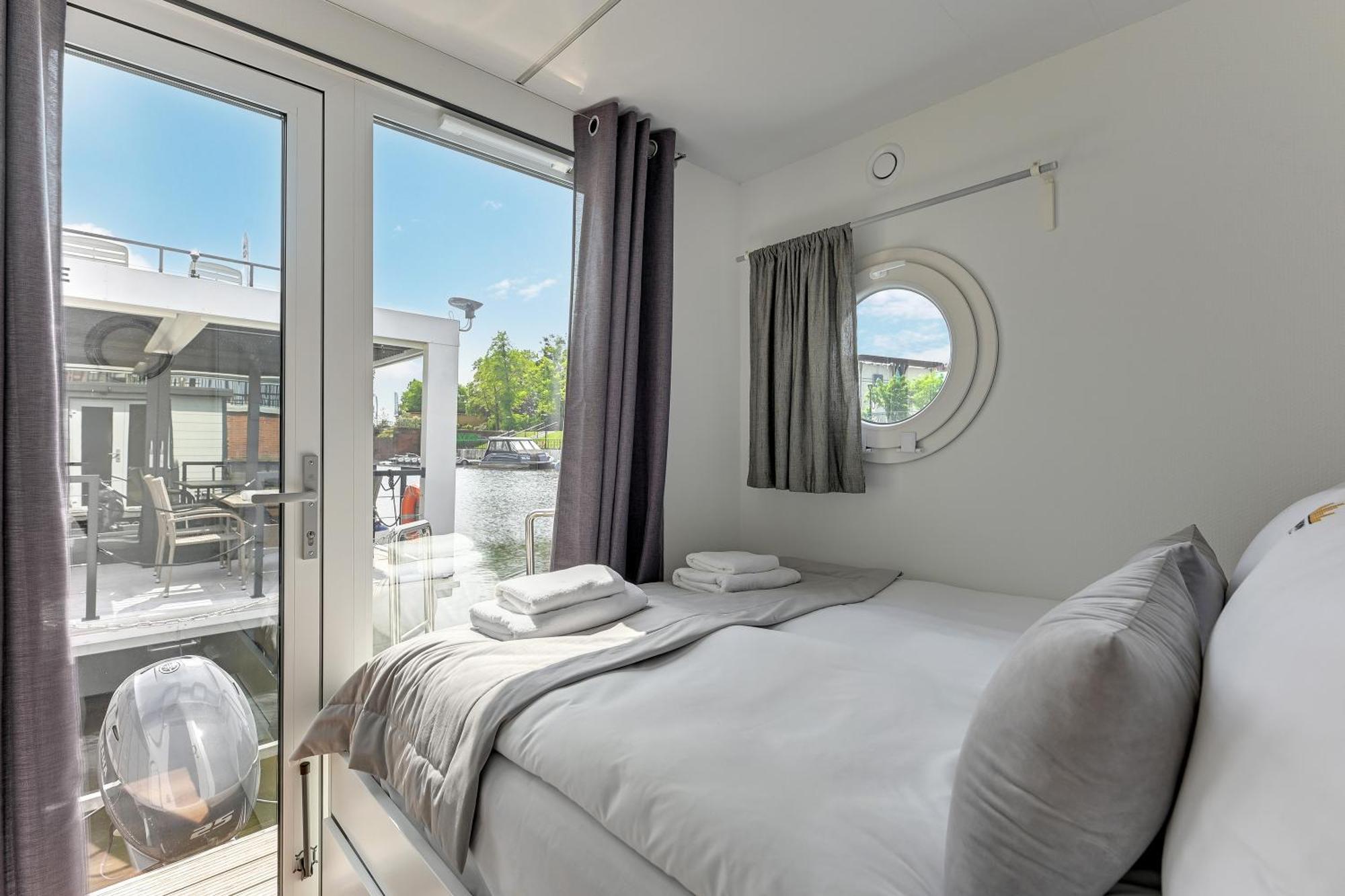 Na Wodzie - La Mare Motlava Houseboats With Sauna By Downtown Apartment